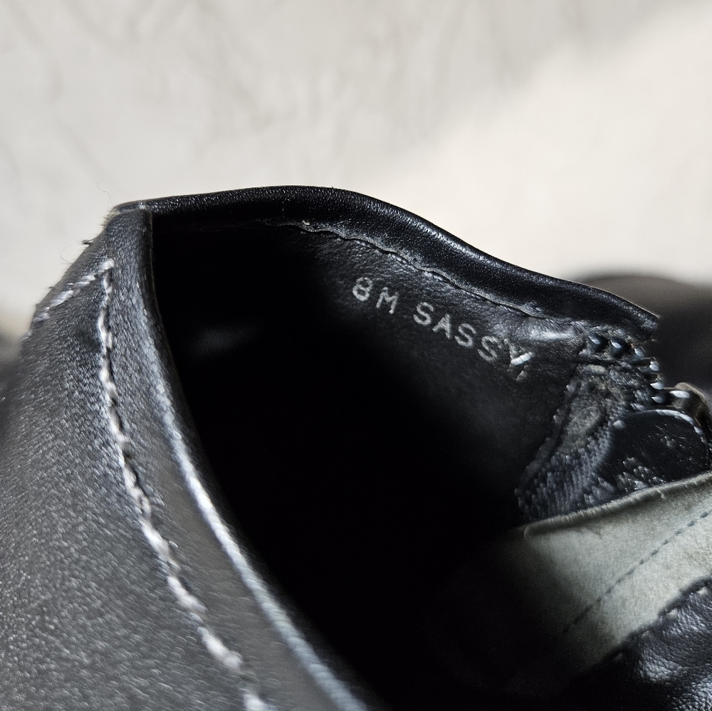 Andiamo Sassy Black Leather Booties - Picture 5 of 14